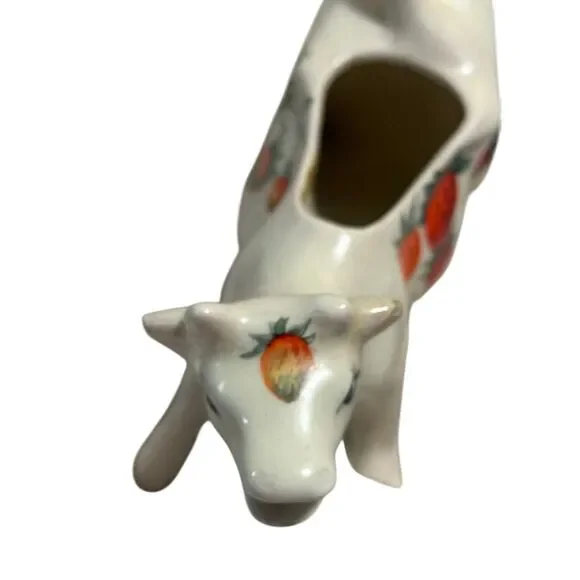 Vintage porcelain Strawberry Cow Creamer - Picture 14 of 16